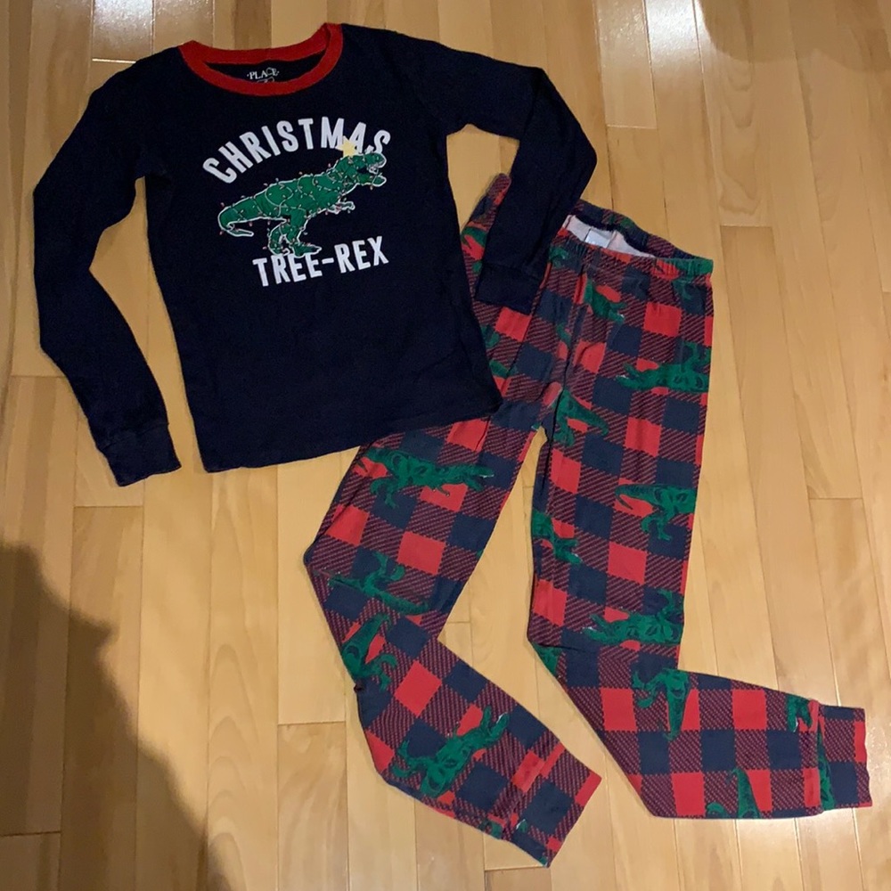 🌟HP🌟💥2/$30 Children’s Pl Boys Christmas T-Rex Long Sleeve Pajama set -size 12